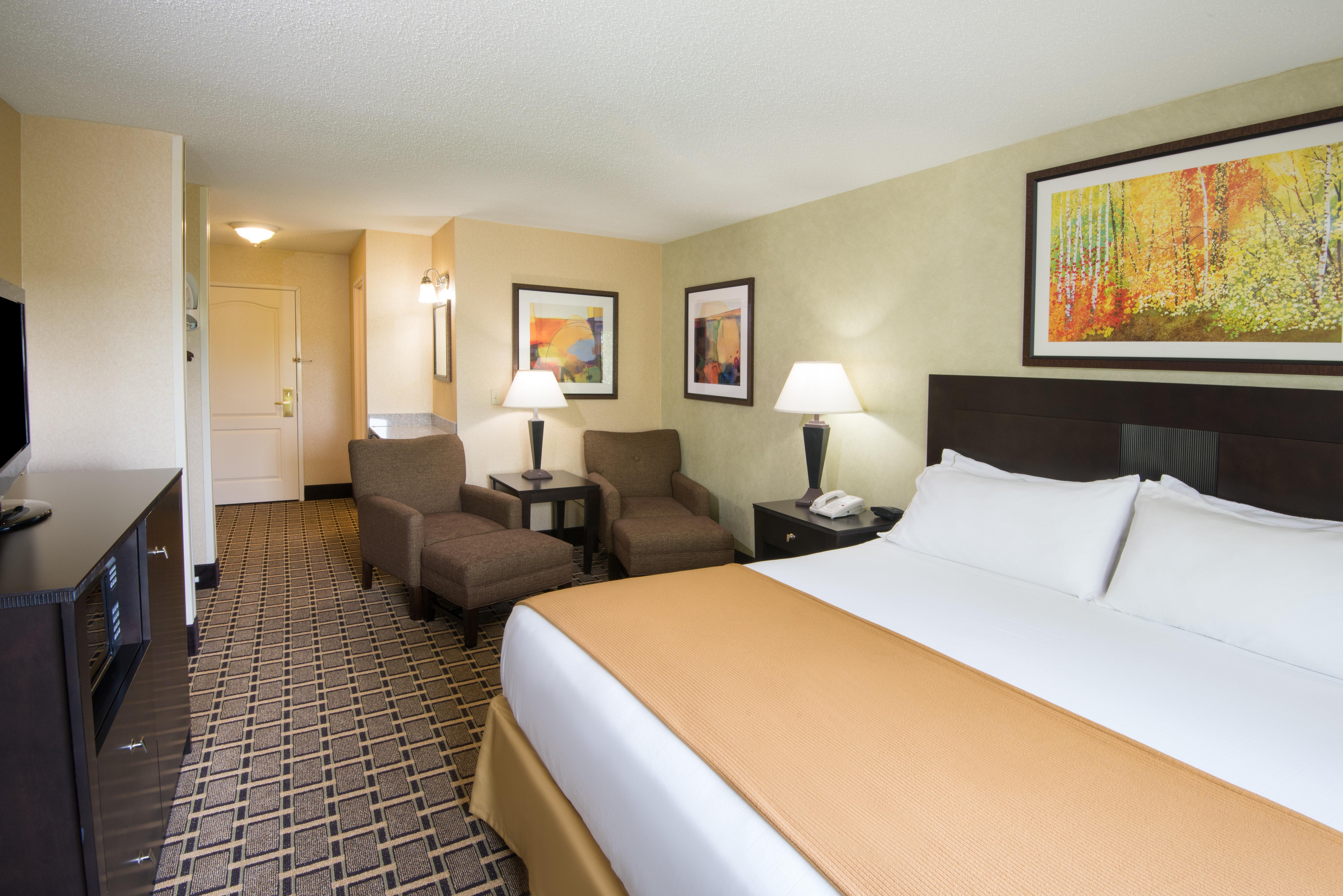 Holiday Inn Express & Suites - Sharon-Hermitage By Ihg West Middlesex Exterior photo