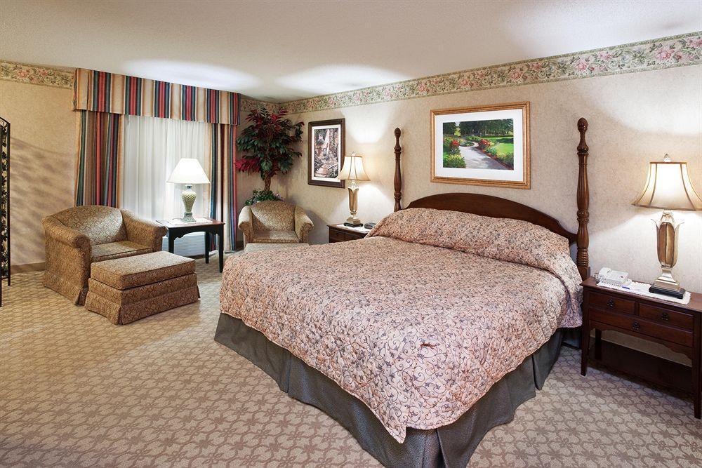 Holiday Inn Express & Suites - Sharon-Hermitage By Ihg West Middlesex Room photo